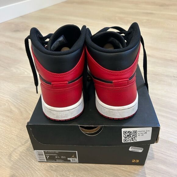 Air Jordan 1 Mid Black and Red Boys Sneakers, Size 7 - Picture 5 of 5